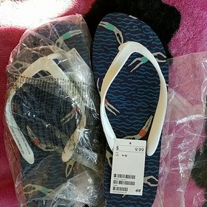Brand new mens sandals. Size 9-10 on label.