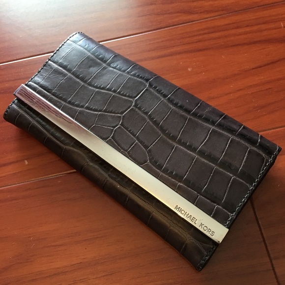 Authentic Michael Kors MK Wallet Display