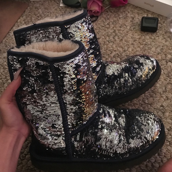 Authentic uggs - Picture 1 of 4