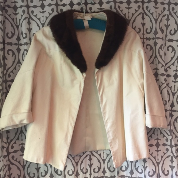 Vintage White Leather Jacket with Fur Trim Collar