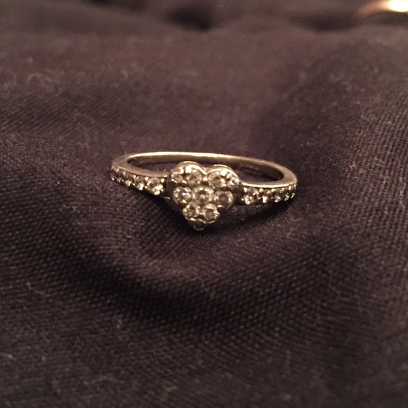 Diamond heart ring - Picture 2 of 4