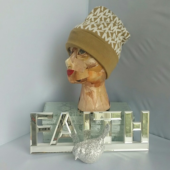 🚨LAST DAY🚨AUTHENTIC MICHAEL KORS Beanies NWT - Picture 2 of 4