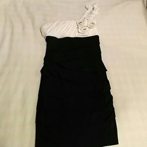 Black and white one shoulder formal dress