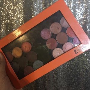 Z Palette & 18 Mac Shadows