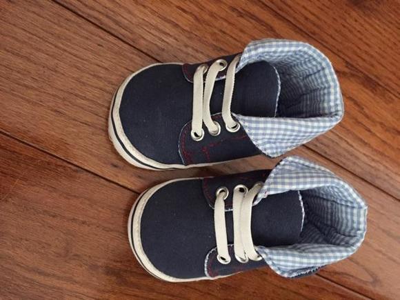 Boys little me blue plaid crib shoes
