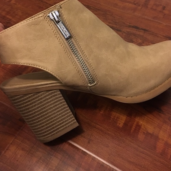 Soda booties