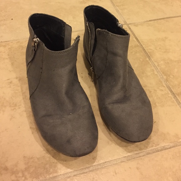 gray ankle boots payless
