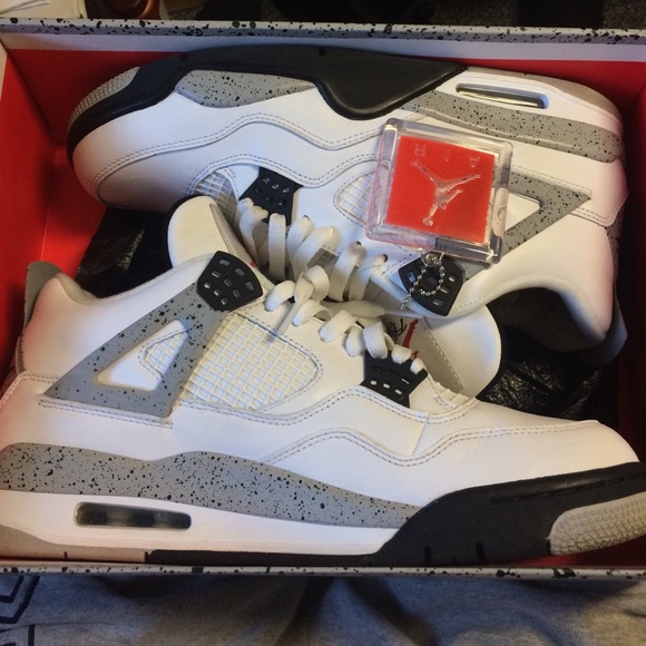 Retro 4s cement OG NIKE