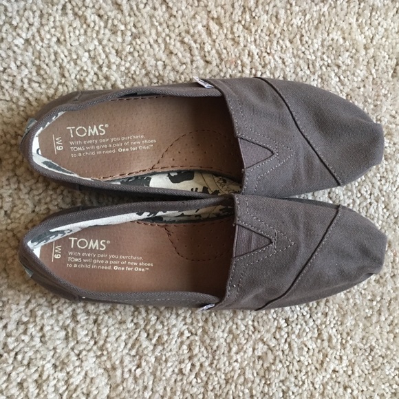 Grey/Brown Toms