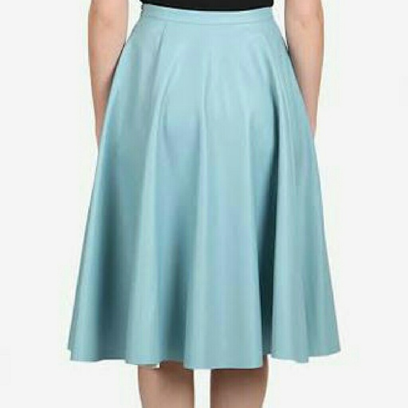 FAUX LEATHER PLEAT SOFT BLUE SKIRT - Picture 3 of 4