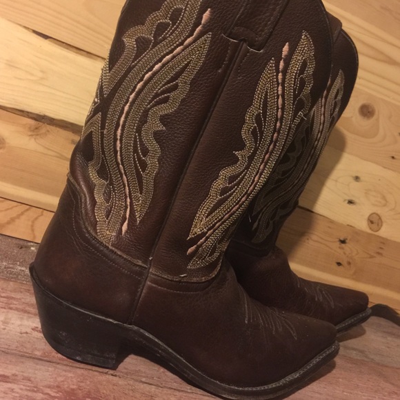 Justin's cowgirl boots! RESERVED for @liseth1122!