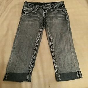 Size 3/4 distressed capris/ cropped jeans