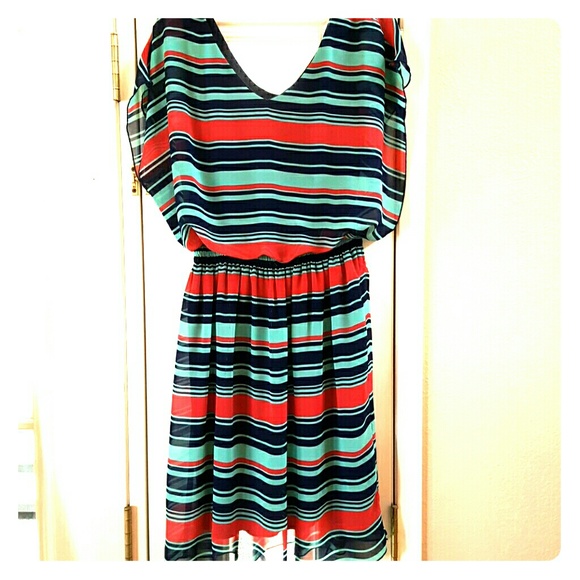 Valerie Bertinelli Sleeveless slouch-waisted Dress