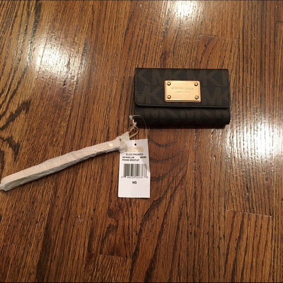 Michael Kors wristlet