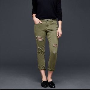 Gap olive 1969 girlfriend jeans