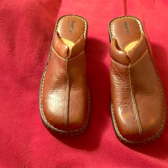 BORN Cognac(great color) mules/clogs