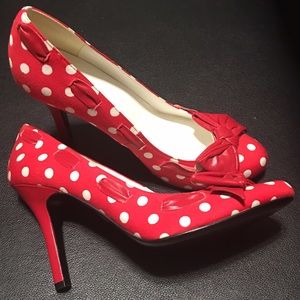 Women's Bakers Red Polka Dot 4" Shoes Size 9M