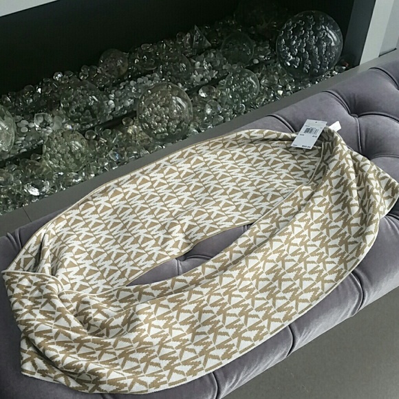 Michael Kors infinity scarf NWT - Picture 4 of 4