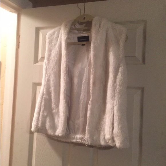 Express fur hooded zip vest