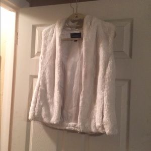 Express fur hooded zip vest