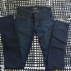 Guess dark wash skinny jean
