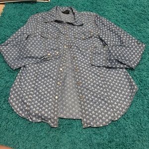 Skull roll up sleeve shirt!