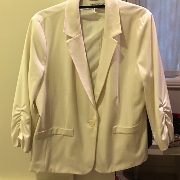 Off white XL Eliza J blazer.