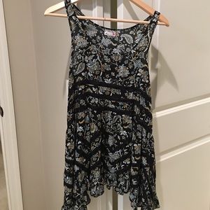 Sleeveless floral top