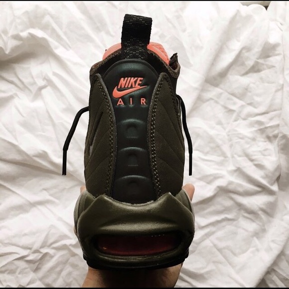 •SOLD• Nike Air Max 95 Sneakerboot - Picture 3 of 4