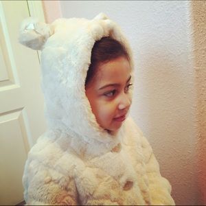 Meet your Posher, Araceli