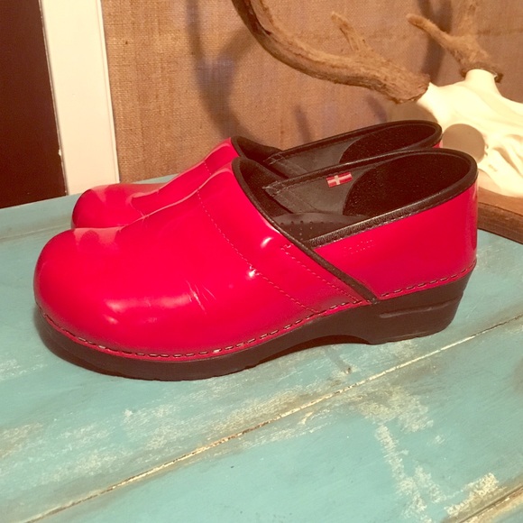 Sanita clogs