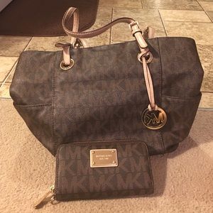 Michael kors matching set. Small stain inside