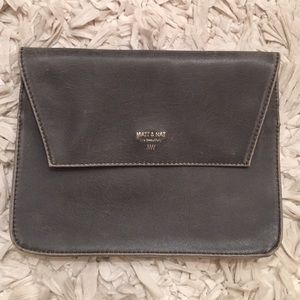 Matt & Nat vegan clutch/cross-body!