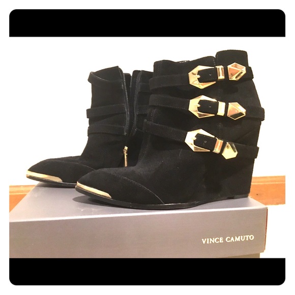 Vince Camuto "Kannon" black wedge boots like new!