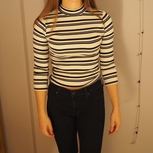 Striped mid turtle neck long sleeve top