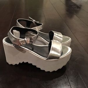 Platform shoes