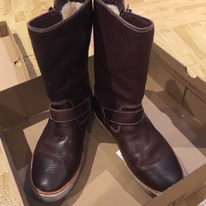 Ugg leather boots