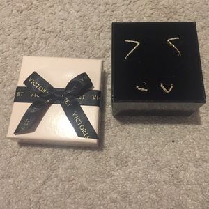 Victoria's Secret jewelry gift box
