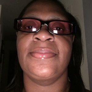 Meet your Posher, Glenda