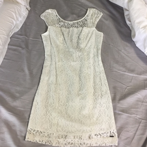 Hollister Dresses & Skirts - White Lace Open Back Hollister Dress