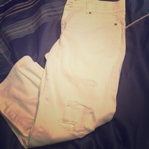 NYC white cropped jeans