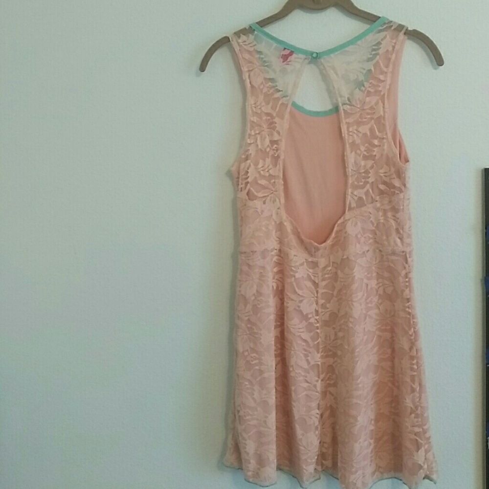 Dress - Picture 4 of 4