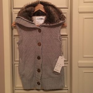 Gray vest with faux fur collar