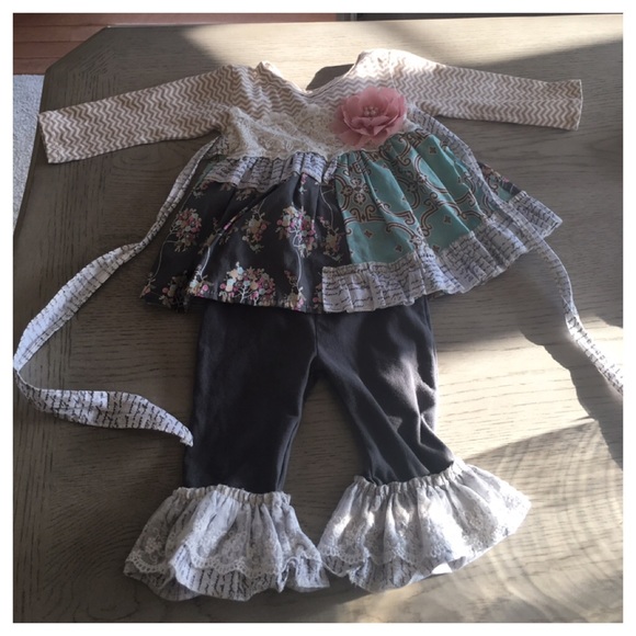 Beautiful 2 piece outfit! With delicate lace trim