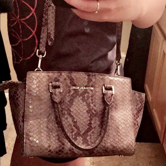 Michael Kors satchel - Picture 3 of 4