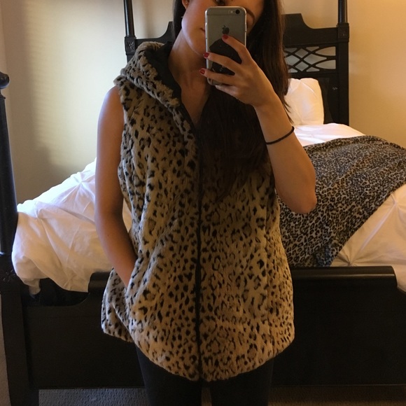 Leopard print faux fur vest