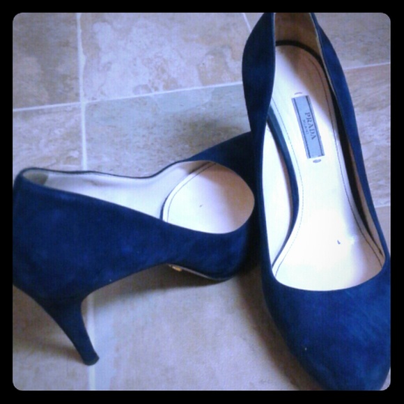 Prada blue suede pumps