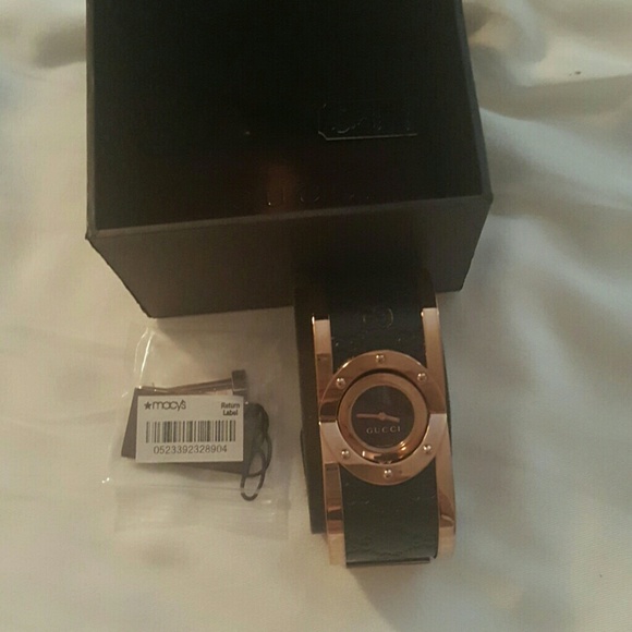 Like new authentic Gucci watch - Picture 1 of 4