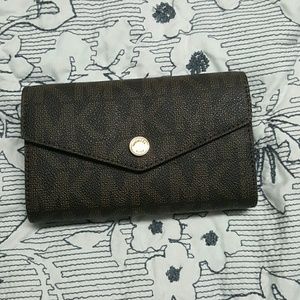Michael kors clutch/ wallet
