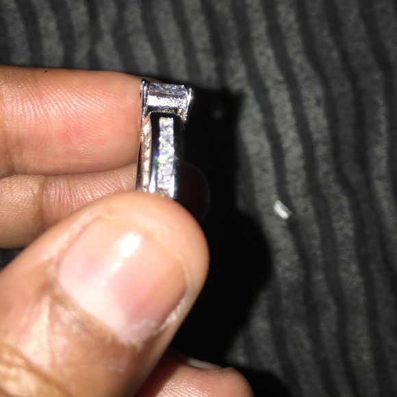 White cz ring never worn - Picture 4 of 4